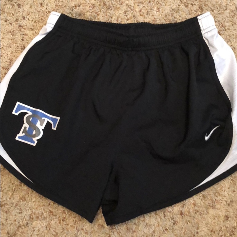 Nike dri-fit Twist & Shout Shorts Small